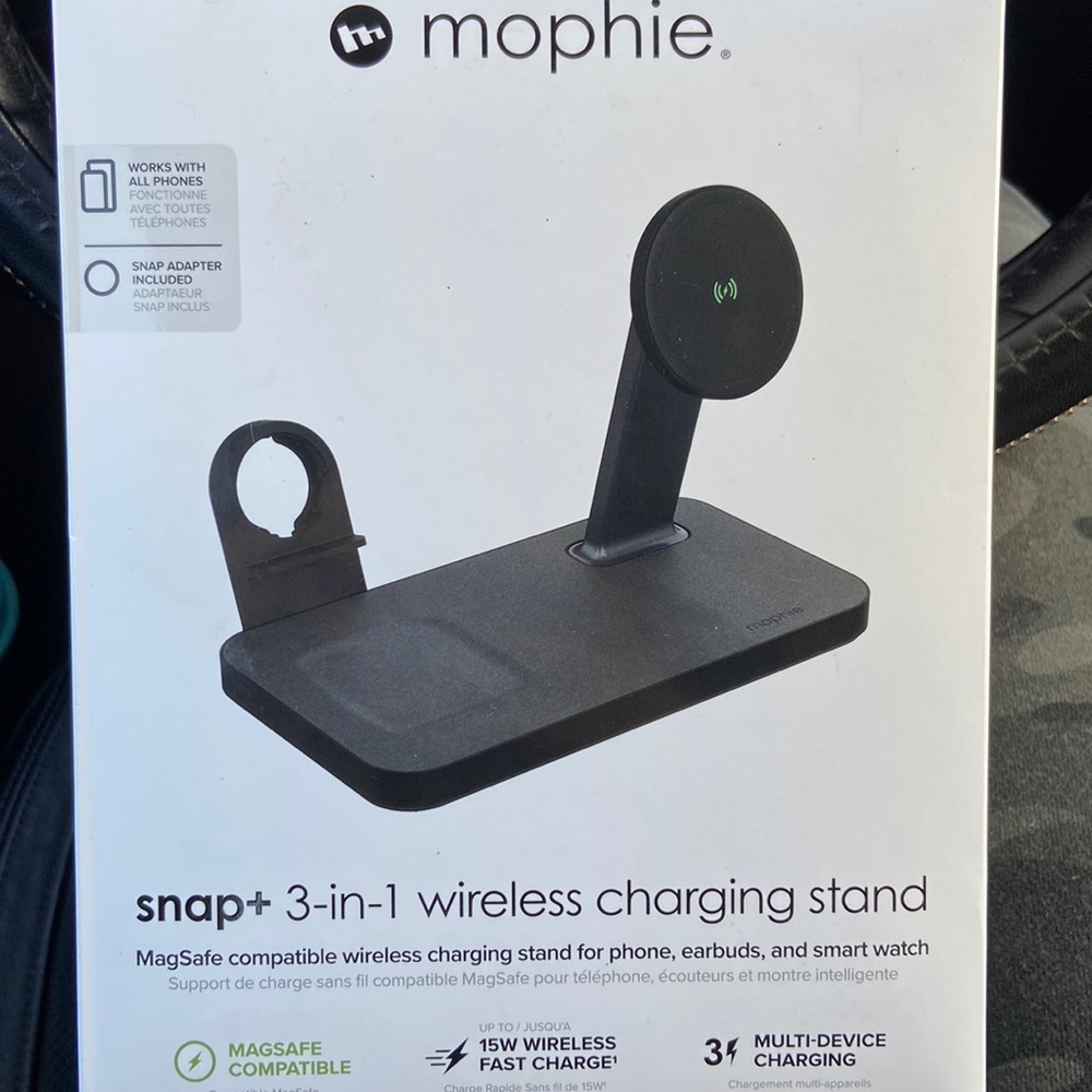 Mophie Snap+ 3-in-1 wireless charging stand